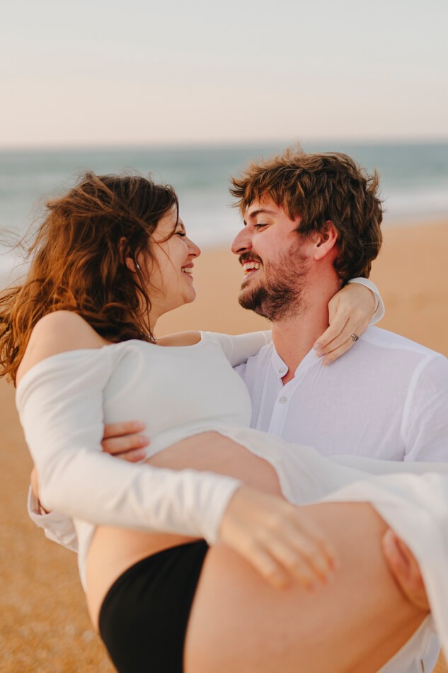 photographe-grossesse-bayonne-seance-couple-plage