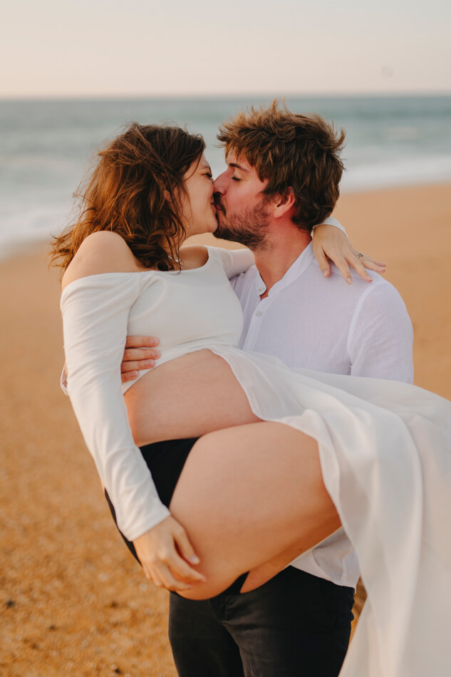 photographe-grossesse-bayonne-seance-couple-plage