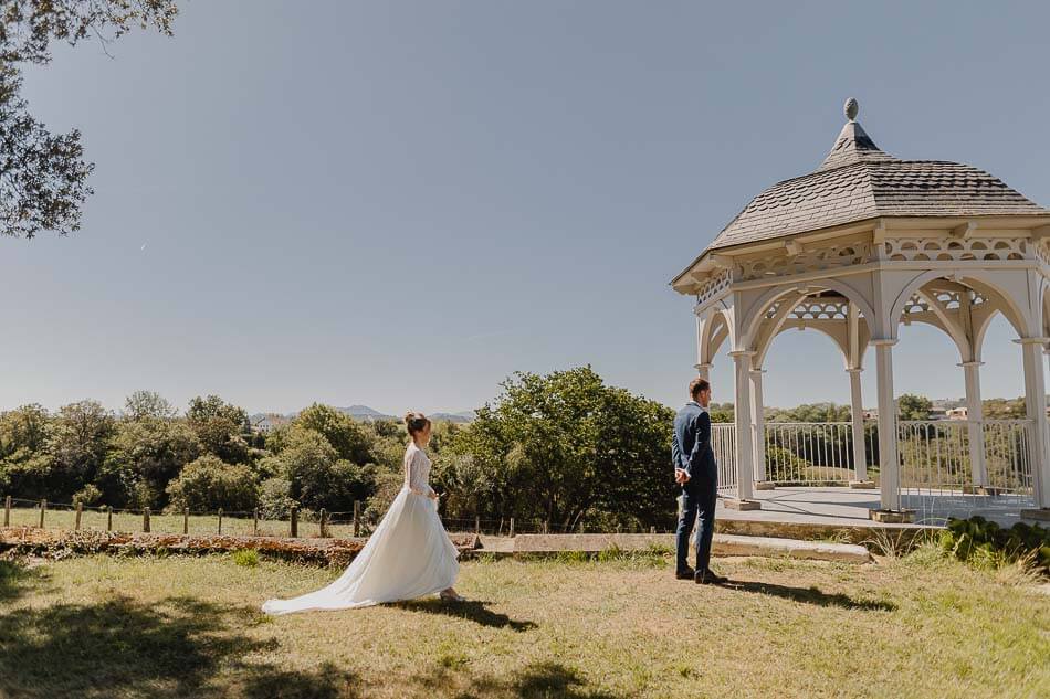photographe-mariage-pays-basque-chateau-biscay-2022-64-first-look