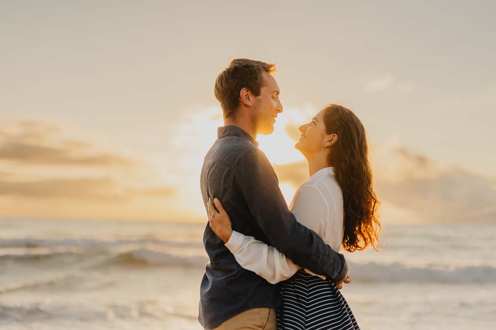 seance-photo-couple-photographe-biarritz-leo-guthertz-plage
