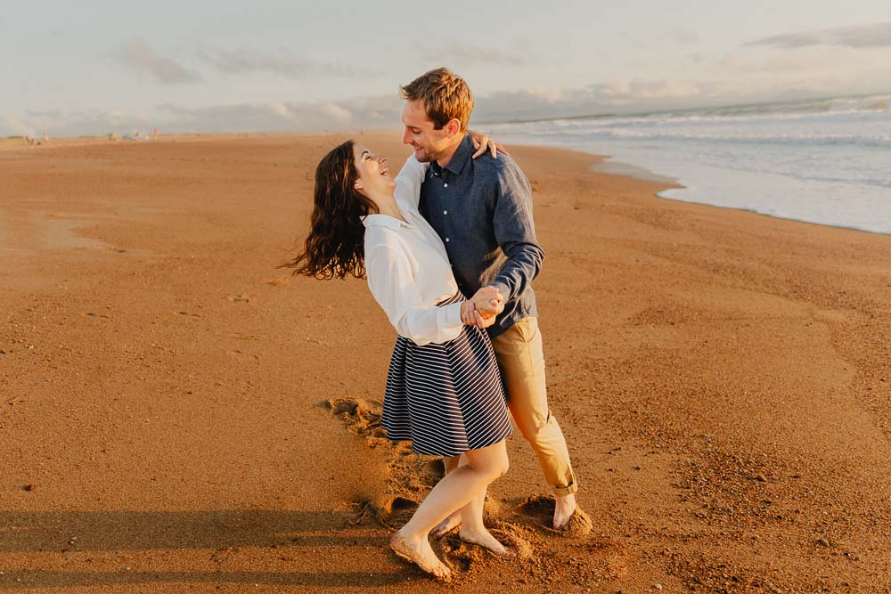 leo-guthertz-photographe-couple-pays-basque-plage