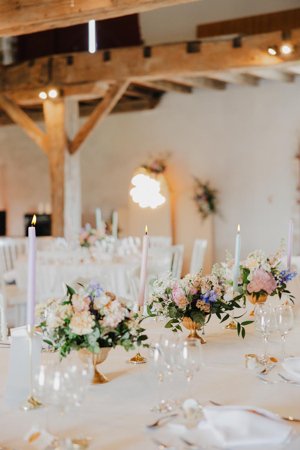 décoration de la salle de réception du chateau de biscay lors d'un mariage au pays-basque