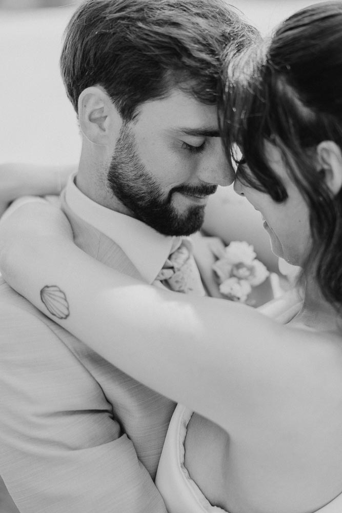 photos de couple lors d'un mariage au château biscay