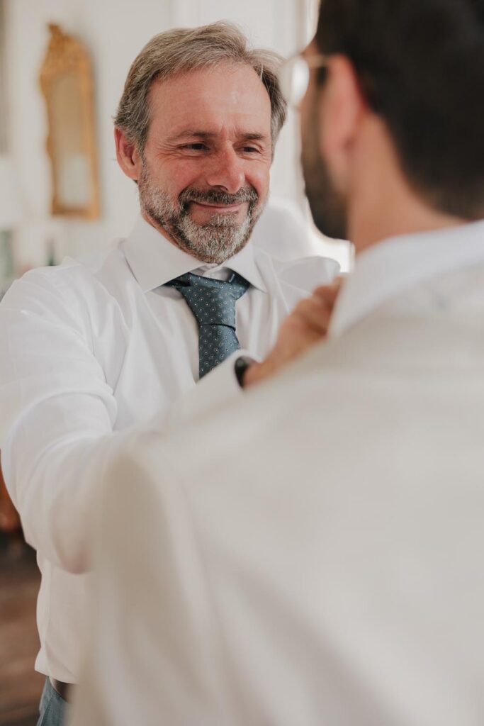 préparatifs du marié au château de biscay