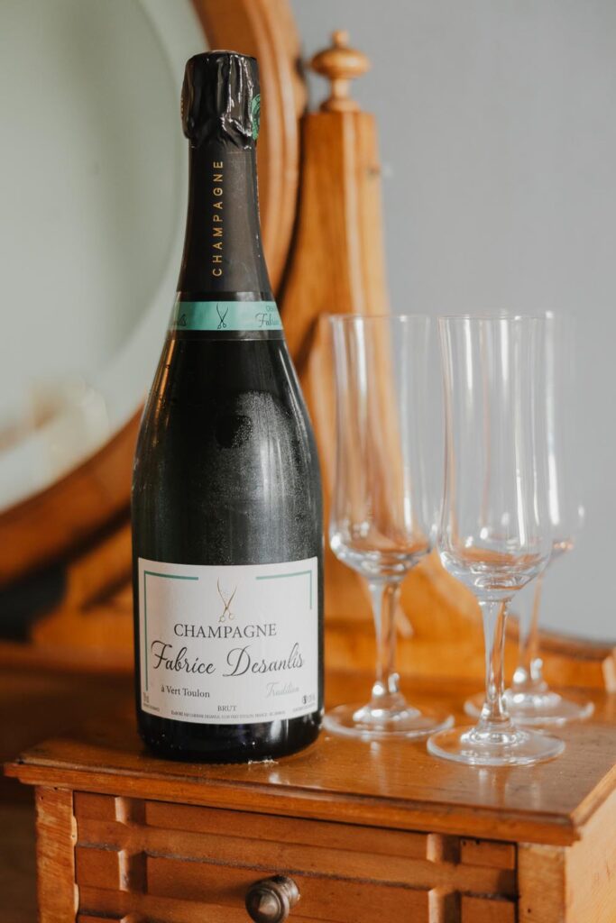 bouteille de champagne et flutes au château de biscay