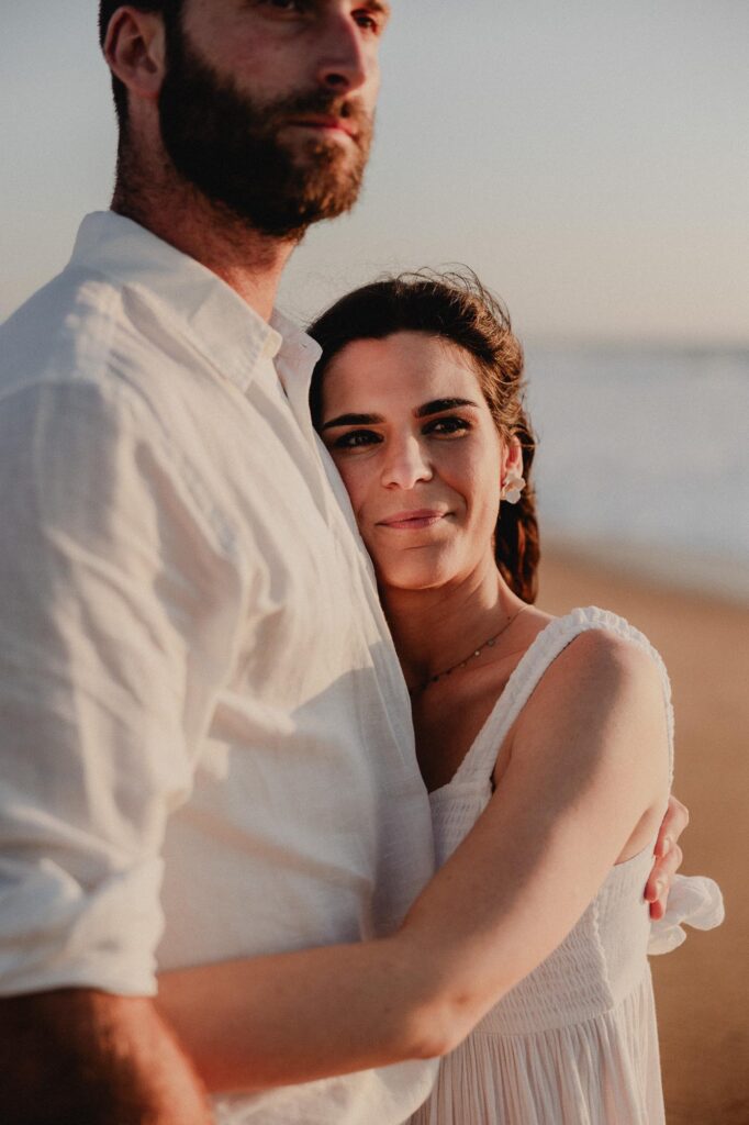 seance photo d'un couple sur une plage des landes proche de hossegor