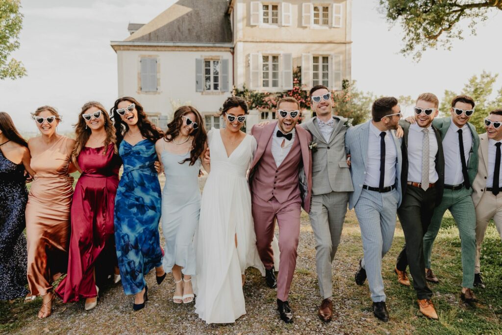 portrait fun de groupe lors d'un mariage à Biarritz