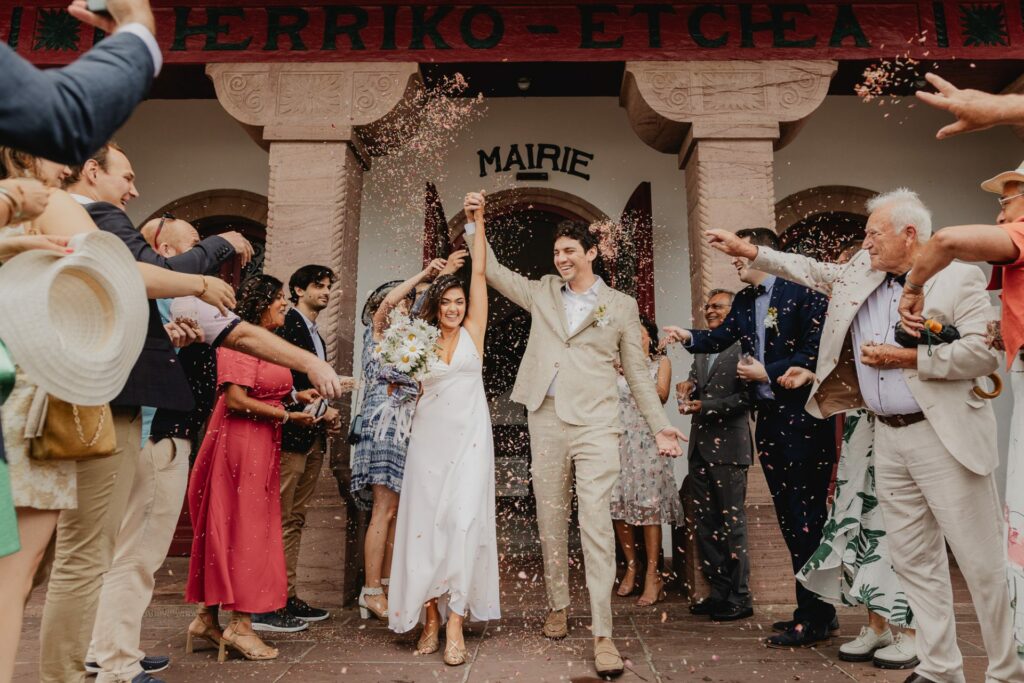 sortie de mariés à la mairie de Biarritz