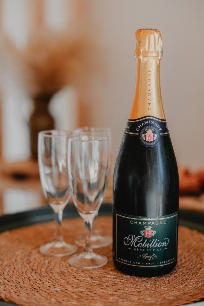 champagne au domaine etxezahar à bardos au pays basque