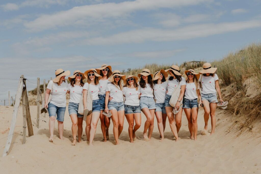shooting photo evjf sur la plage en ete